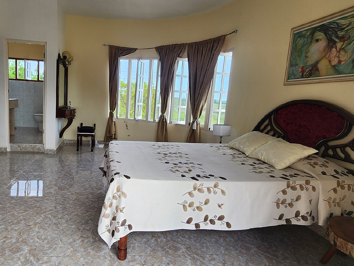 room-mountain-view-4