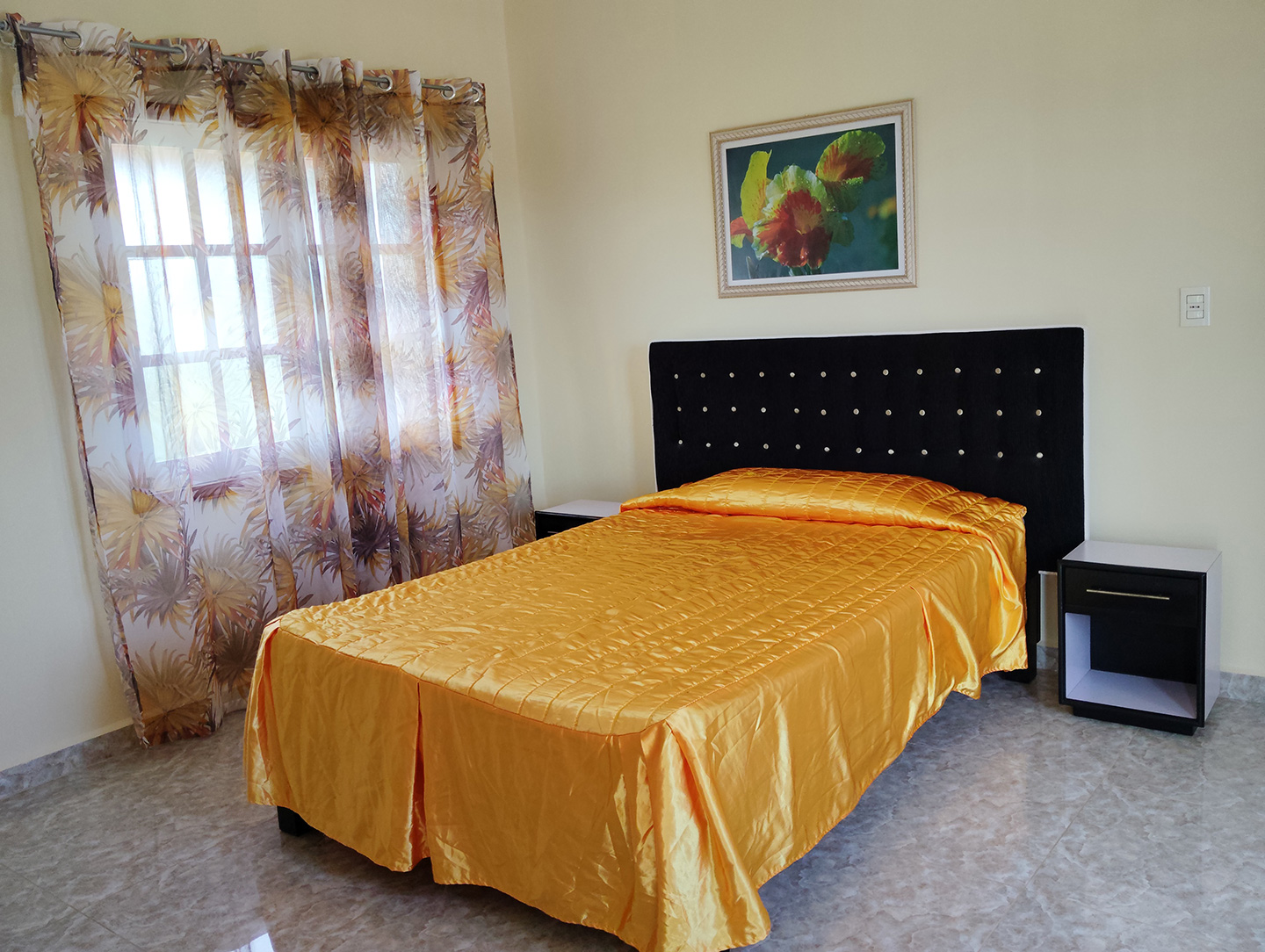 room-mountain-view-5